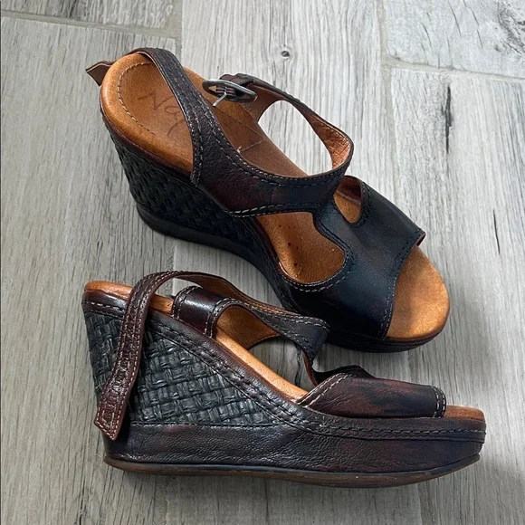 Naya Dark Brown Leather Sandals - Picture 3 of 11